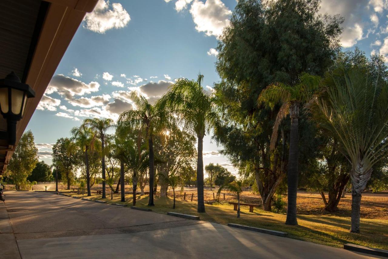 Albert Park Motor Inn-King Beds-Pool-Shaded Parking Longreach Eksteriør billede