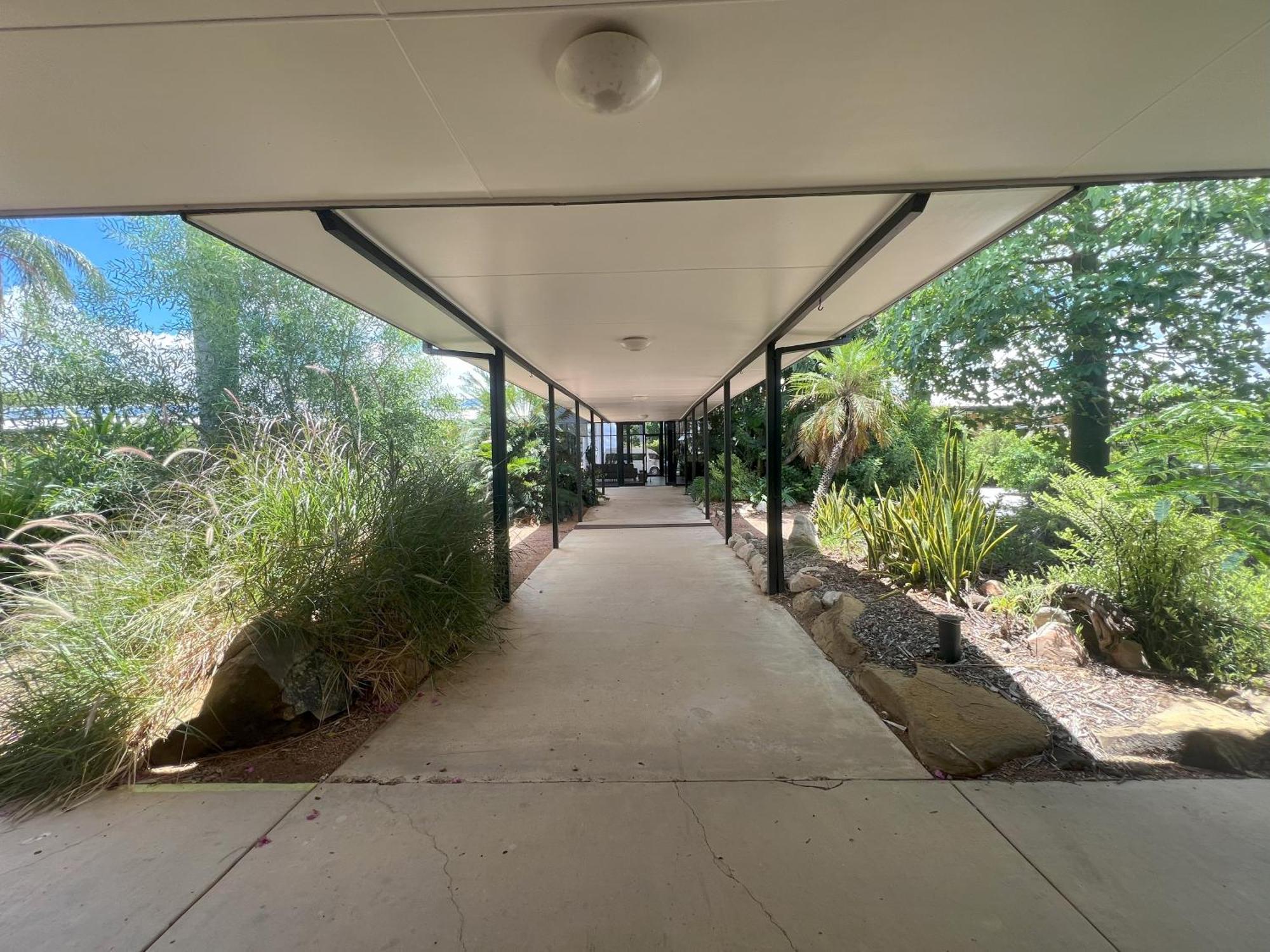 Albert Park Motor Inn-King Beds-Pool-Shaded Parking Longreach Eksteriør billede