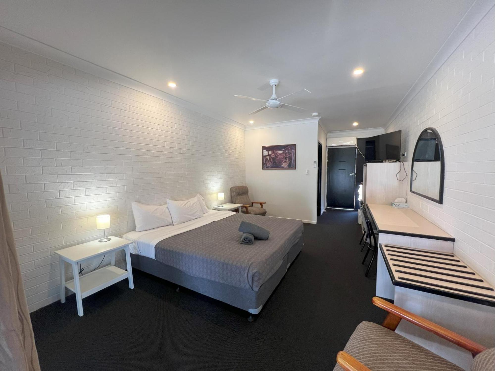 Albert Park Motor Inn-King Beds-Pool-Shaded Parking Longreach Eksteriør billede